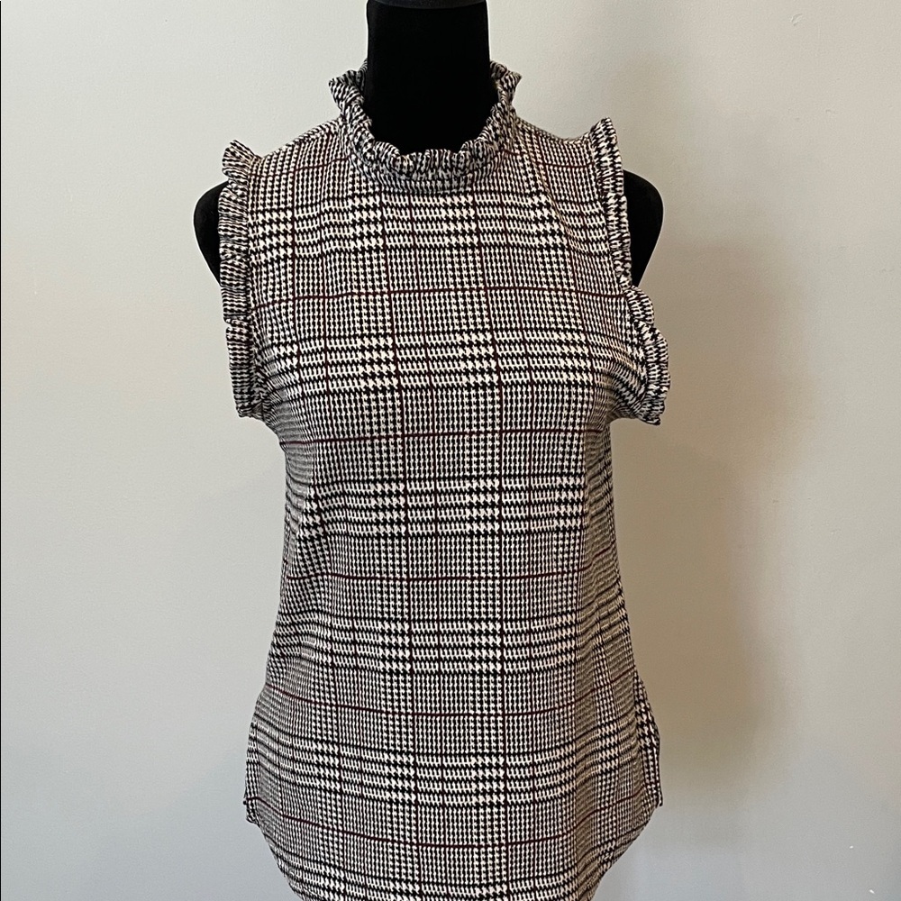 Women's Black and White Checkered Sleeveless Top